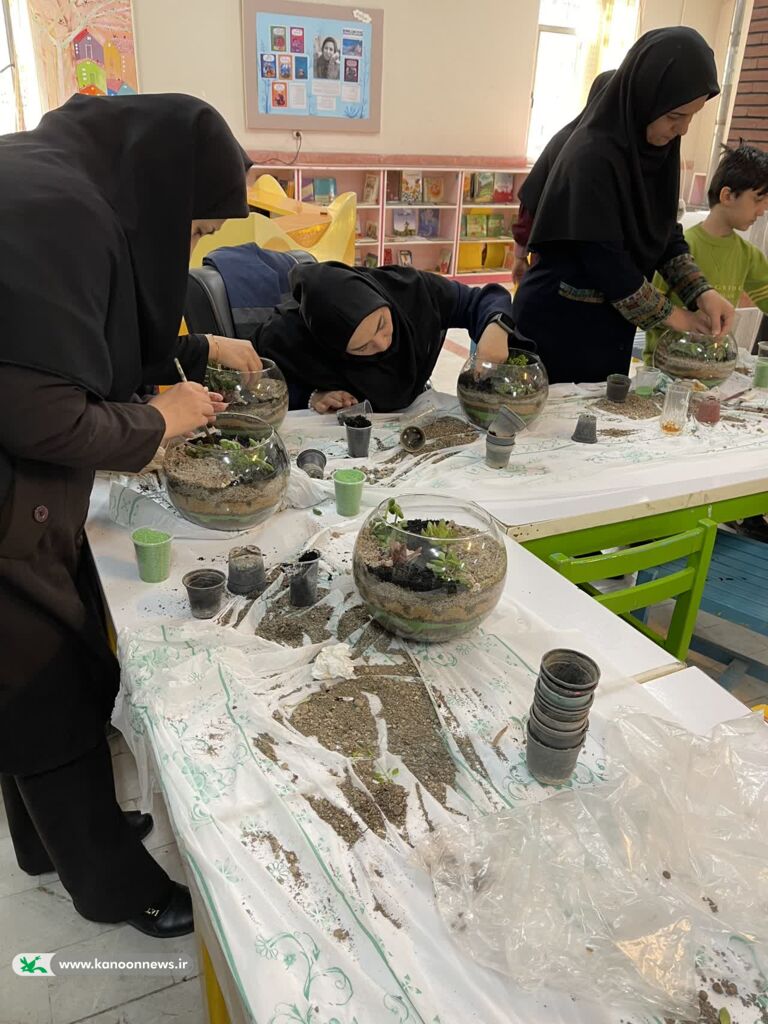 کارگاه آموزشی ساخت باغ شیشه ای برگزار شد