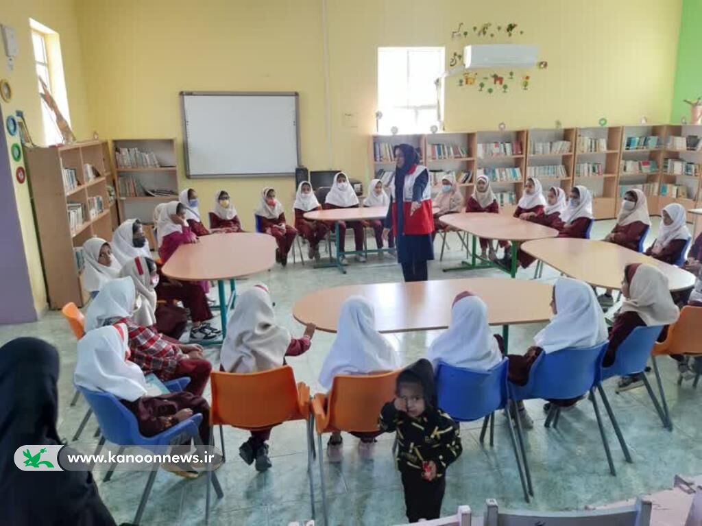 همراهی ادارات و سازمانهای عنبرآباد در طرح کانون و مدرسه