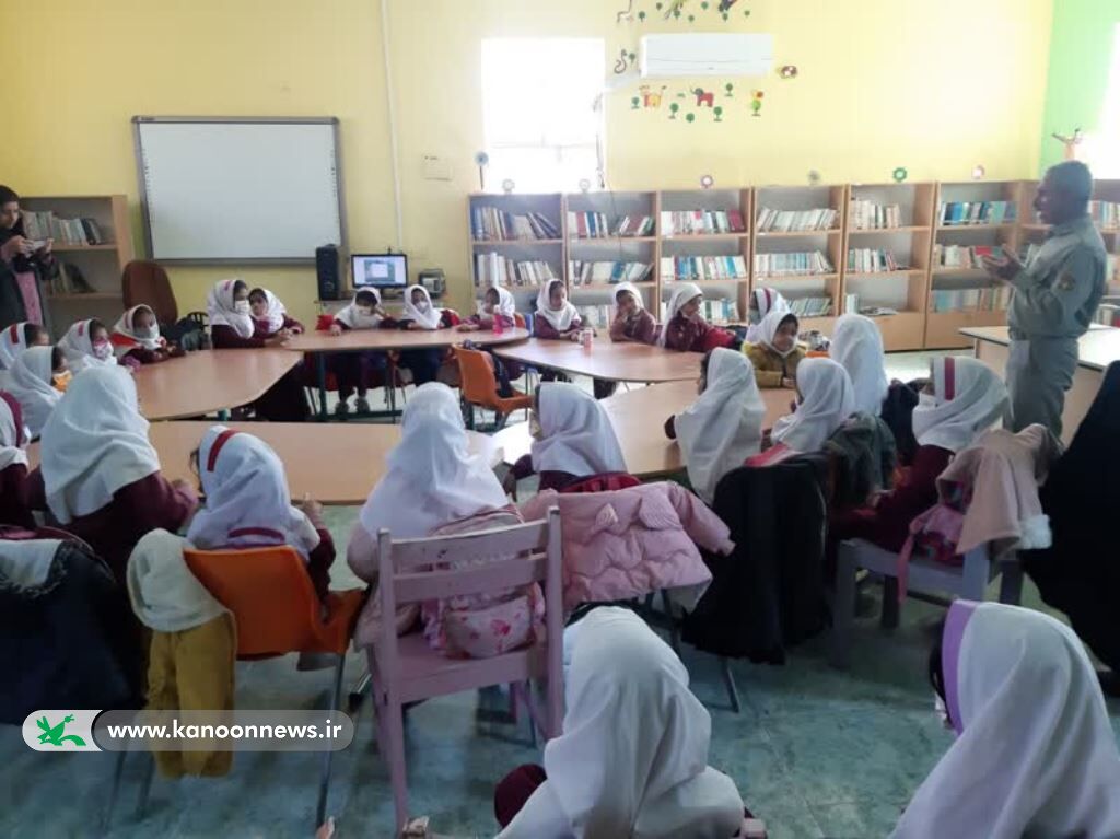 همراهی ادارات و سازمان‌های عنبرآباد در طرح کانون و مدرسه