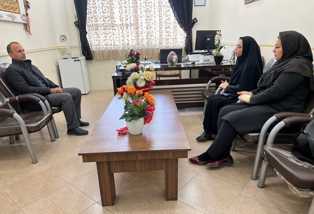 نشست هم اندیشی با فرماندار و مدیر آموزش و پرورش گلوگاه  برای توسعه فعالیتهای کانون