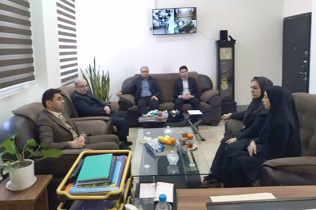 نشست هم اندیشی با فرماندار و مدیر آموزش و پرورش گلوگاه  برای توسعه فعالیتهای کانون نشست هم اندیشی با فرماندار و مدیر آموزش و پرورش گلوگاه  برای توسعه فعالیتهای کانون