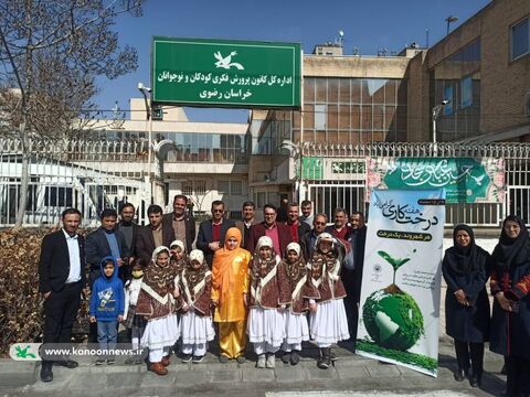 حضور گروه سرود آذربایجان شرقی در مشهد مقدس