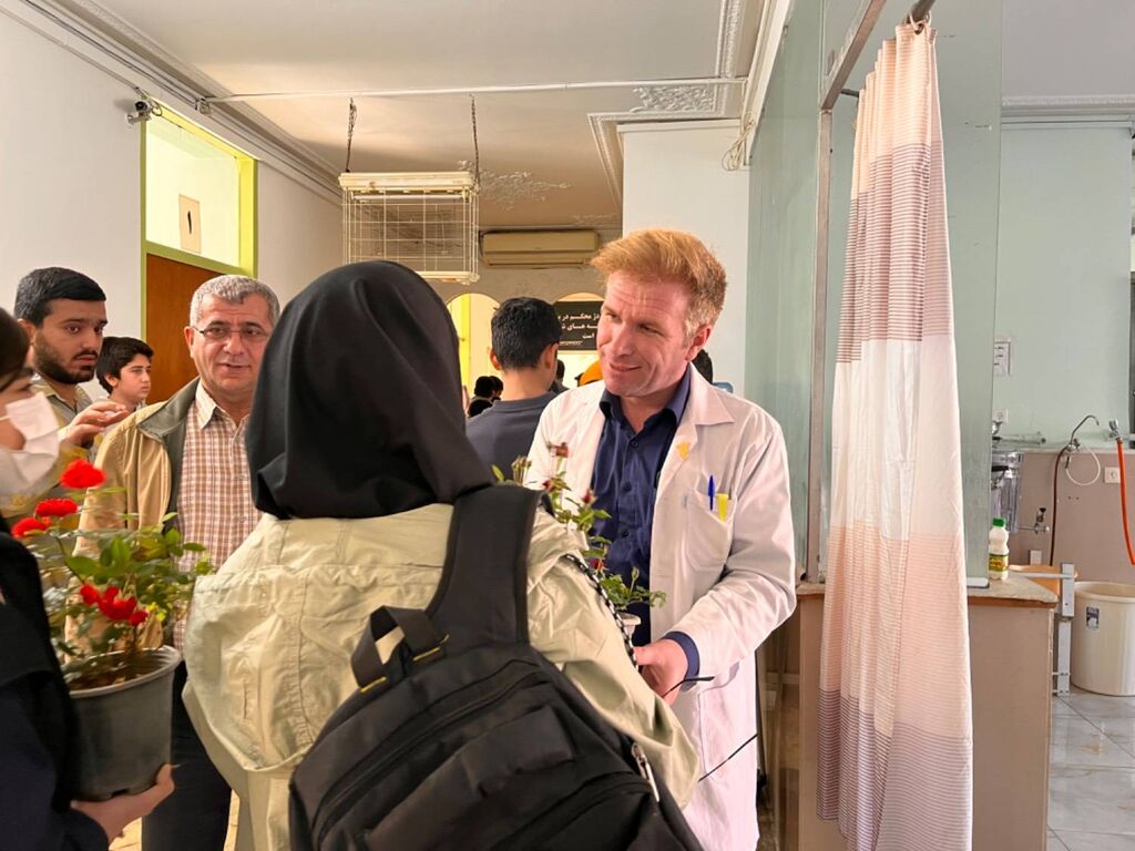 دیدار اعضای کانون سیمرغ با جانبازان مرکز امام علی(ع) ساری