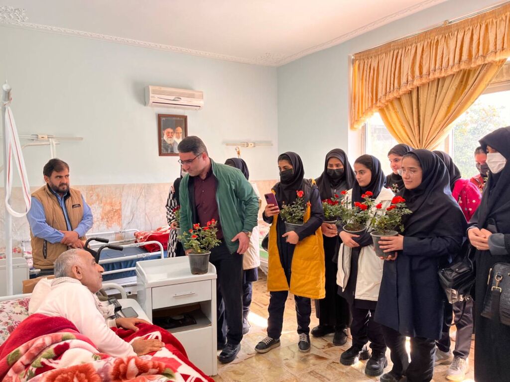 دیدار اعضای کانون سیمرغ با جانبازان مرکز امام علی(ع) ساری