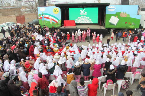 اجرای گروه نمایشی «مل مل» در روستای  وار خوی