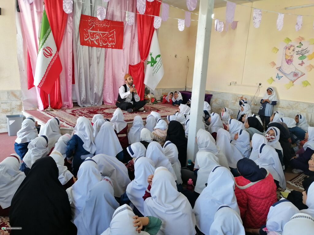 دانش آموزان روستای جنت آباد با کانون و فعالیت‌های آن آشنا شدند