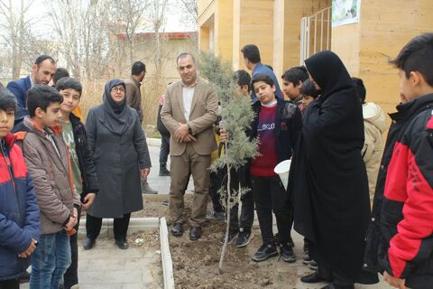 روز درختکاری در مراکز کانون پرورش فکری آذربایجان‌غربی