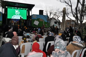 حضور تماشاخانه سیار کانون در بوستان «دانایی» محله‌ی اسلام آباد کرج