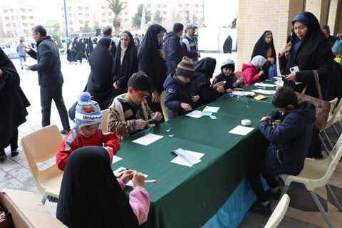 میز خدمت کانون در گلستان شهدای اصفهان ، روز نیمه شعبان به روایت تصویر