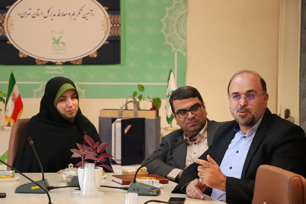 آیین تکریم و معارفه مدیرکل کانون استان تهران برگزار شد