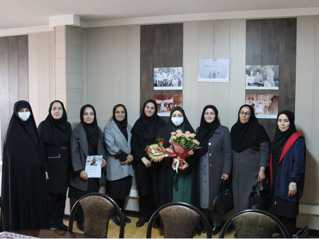 مربیان مسئول مراکز فرهنگی هنری کانون پرورش فکری سکانداران و فرماندهان فرهنگی و هنری کانون هستند