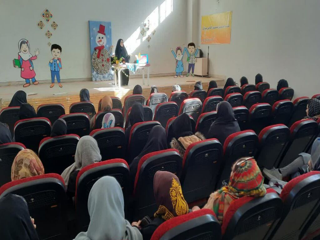 کارگاه جوان سازی جمعیت در مرکز شماره ۲ همدان برگزار شد