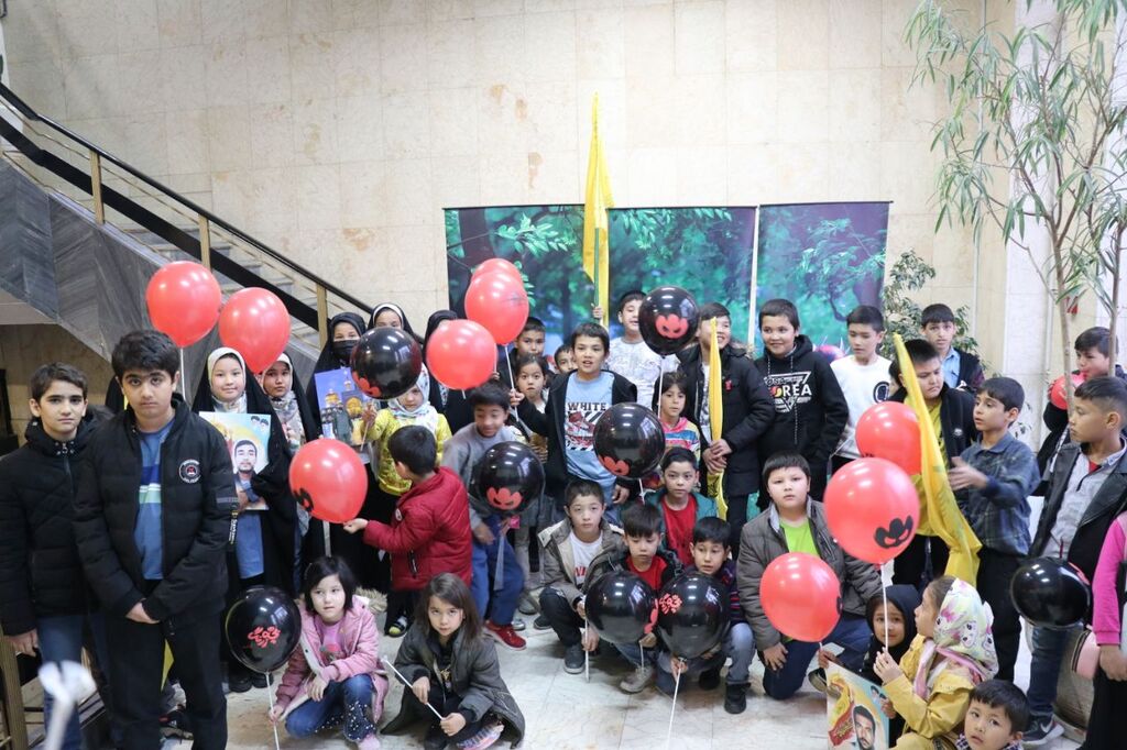 کودکان شهدای مدافع حرم به تماشای «بچه زرنگ» نشستند کودکان شهدای مدافع حرم به تماشای «بچه زرنگ» نشستند/ میزبانی از خانوادههای لشکر فاطمیون