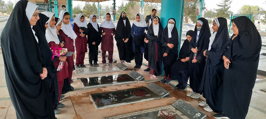 بزرگداشت شهدا و سالروز تاسیس بنیاد شهید و امور ایثارگران انقلاب اسلامی