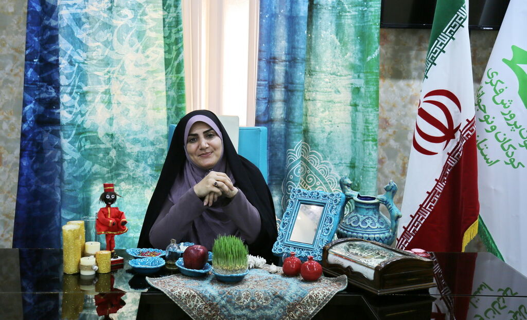 سمیه رسولی؛مدیرکل کانون استان بوشهر شاخه های وجودتان به "دانش" و "ادب" و "هنر" پربار