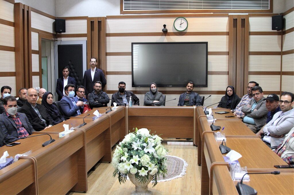 هر خانواده، یک کانون و هر مادر، یک مربی