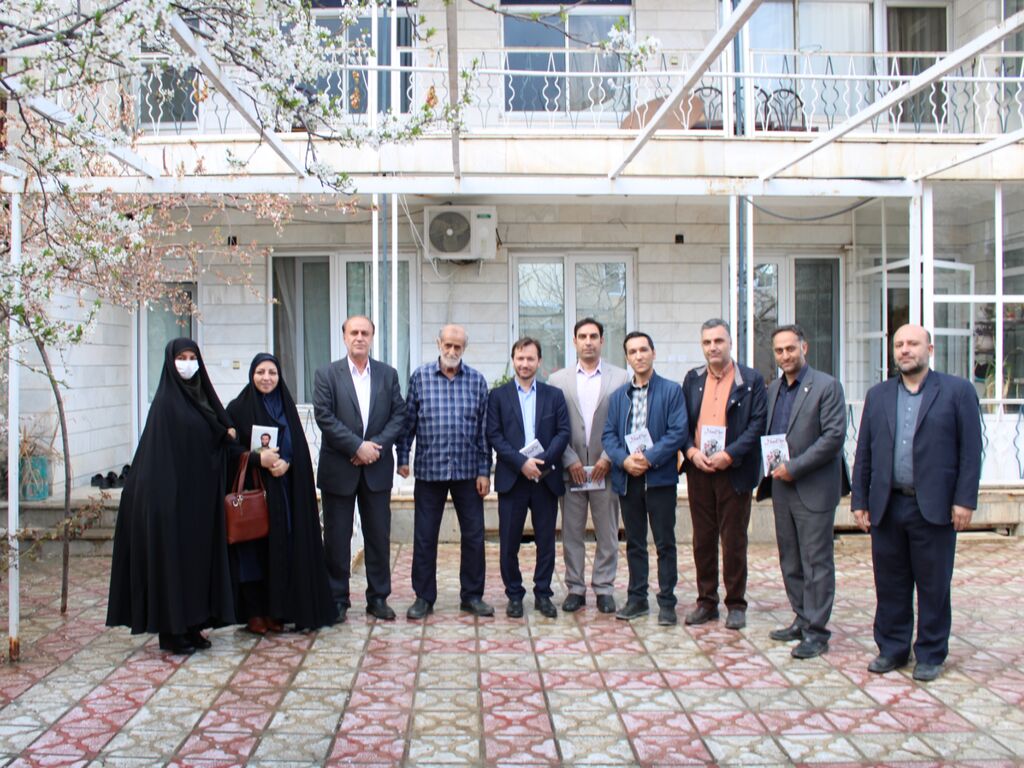 دیدار نوروزی با پدر شهیدان والامقام حاجی بابایی دیدار نوروزی با پدر شهیدان حاجی بابایی