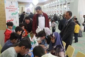 برپایی ایستگاه هنری به مناسبت روز جمهوری اسلامی در مصلی اعظم تبریز