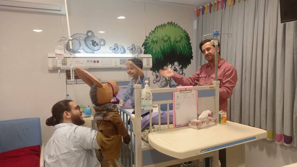 مربی کتابخانه سیاری که فراتر از روستاها میاندیشید