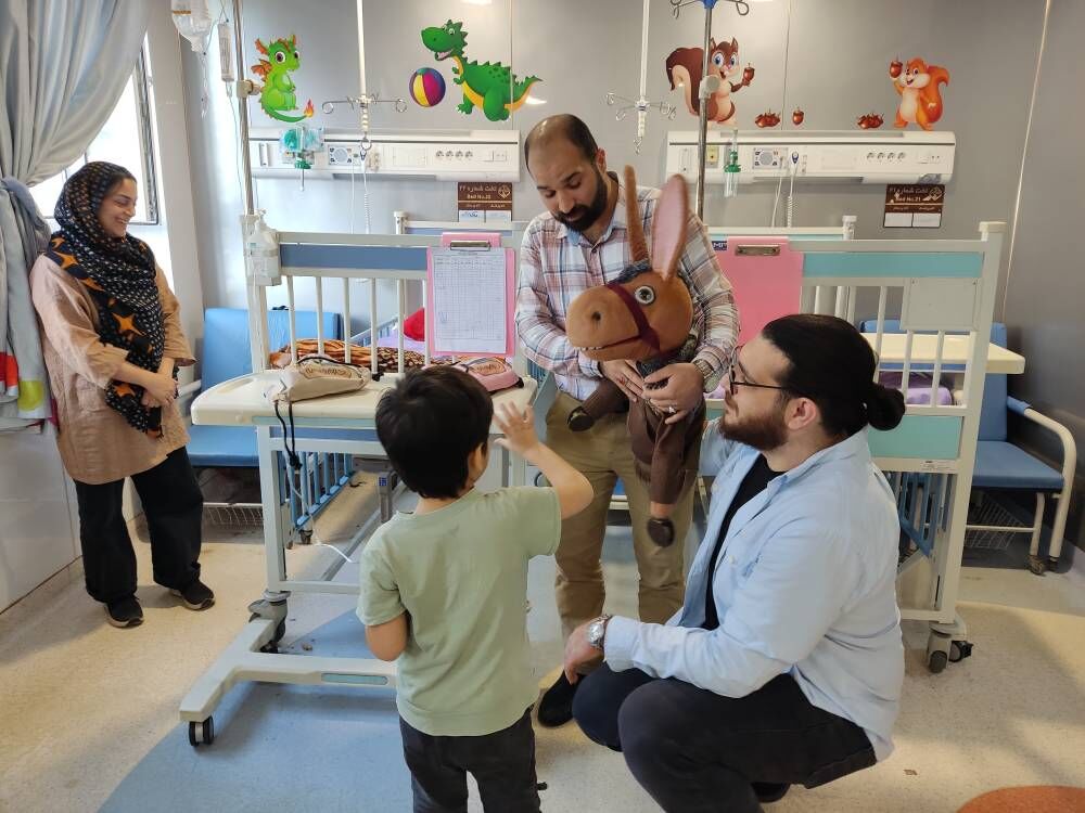 مربی کتابخانه سیاری که فراتر از روستاها میاندیشید