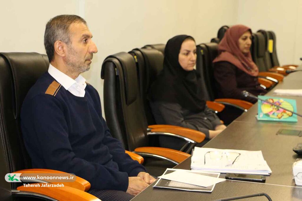 جلسه شورای فرهنگی کانون سمنان با تأکید بر انسجام و دقت در برنامهها و اهمیت کنگره شهدا برگزار شد