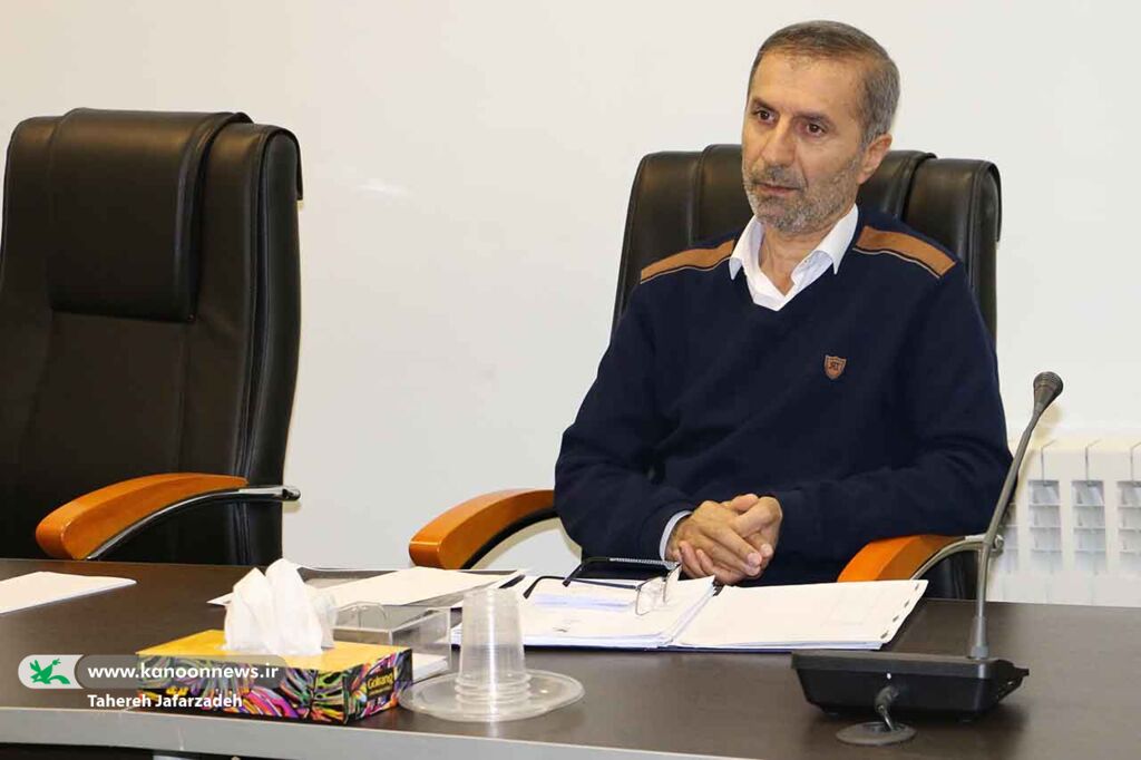 جلسه شورای فرهنگی کانون سمنان با تأکید بر انسجام و دقت در برنامهها و اهمیت کنگره شهدا برگزار شد