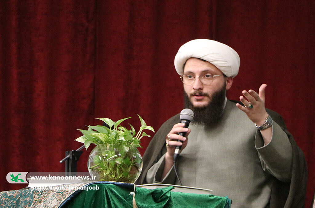 برپایی محفل اُنس با قرآن/ کانونیها میهمان خوان گسترده رمضان شدند
