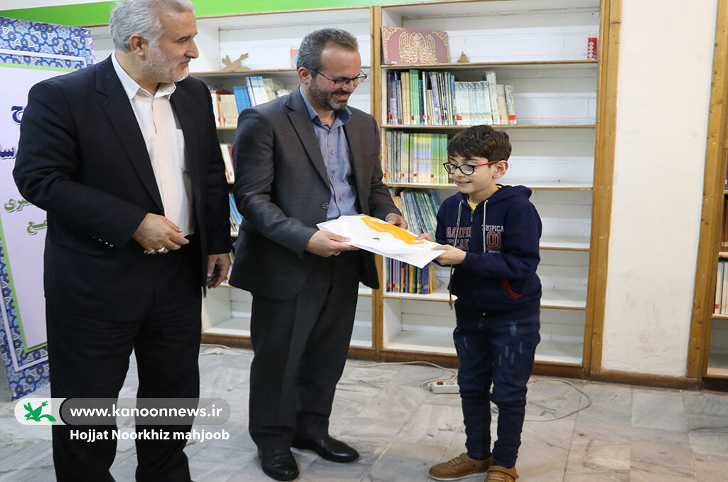 برپایی محفل اُنس با قرآن/ کانونیها میهمان خوان گسترده رمضان شدند