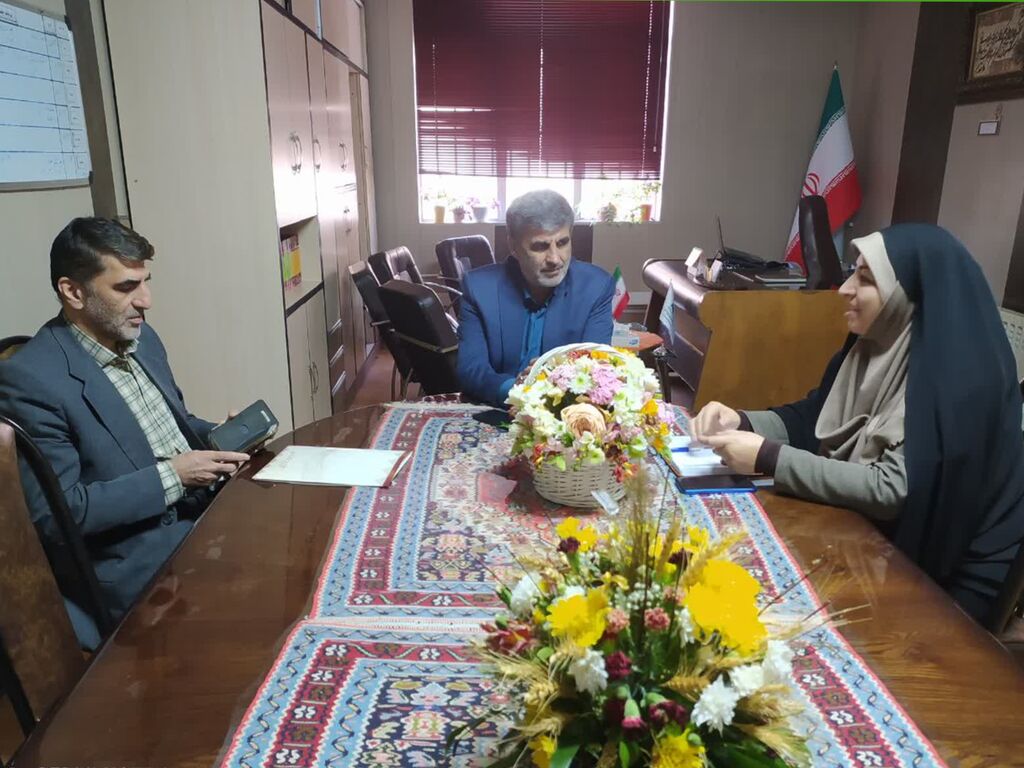 دیدار مدیرکل تامین اجتماعی و بنیادشهید و امور ایثارگران استان همدان با مدیرکل کانون پرورش فکری استان همدان