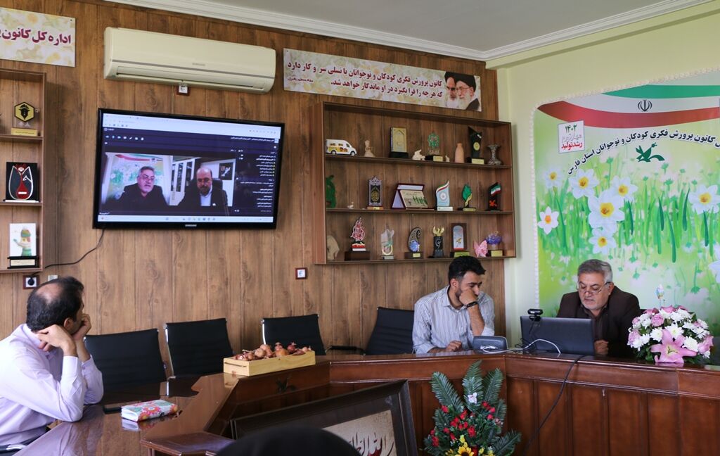 اولین نشست فصلی سال ۱۴۰۲ کانون فارس با حضور معاون فرهنگی کشور در شیراز برگزار شد