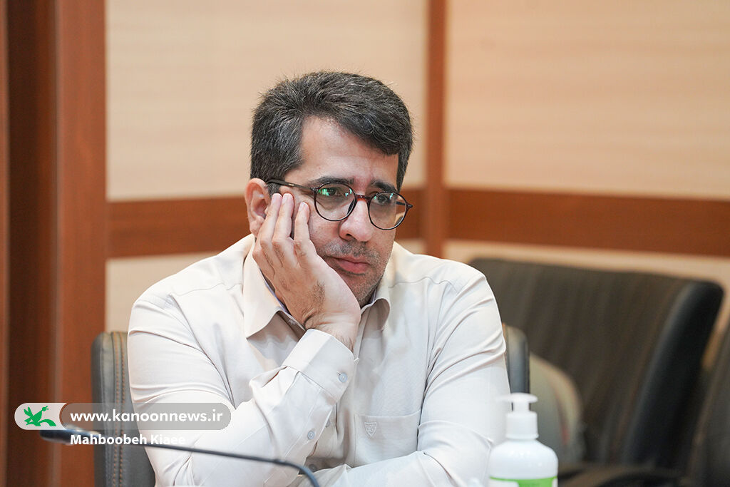 مجتبی دانشور مدیر نظارت بر چاپ و توزیع محصولات کانون استقبال خوب خانوادهها از غرفه کانون در نمایشگاه قرآن کریم