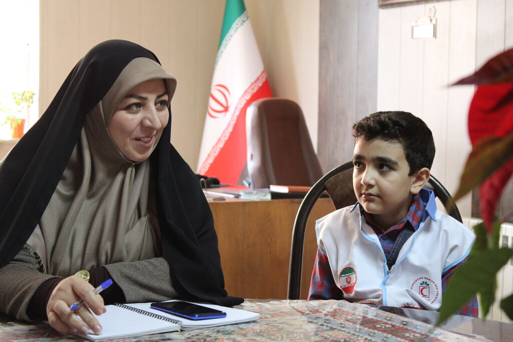 اعضای کانون دانشآموزی هلال احمر عضو افتخاری کانون پرورش فکری کودکان و نوجوانان همدان شدند.