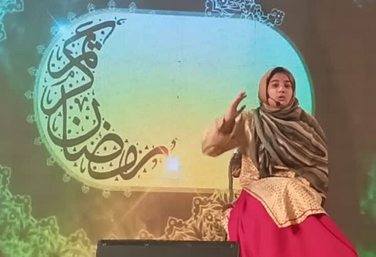 اعضا و مربیان کانون با قصهگویی قصص قرآنی  پذیرای بازدید کنندگان هستند