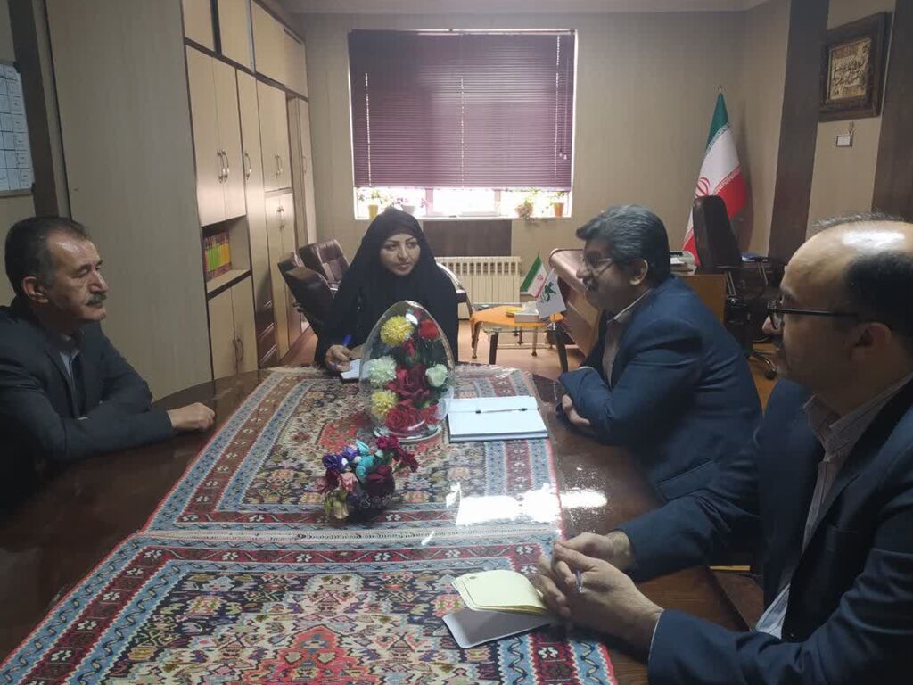 دیدار معاون بانک کشاورزی و مدیرکل کانون پرورش فکری کودکان و نوجوانان استان همدان دیدار سرپرست جدید شعب بانک کشاورزی استان با مدیرکل کانون