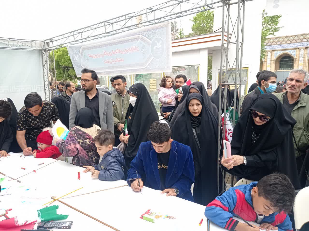فعالیت غرفه کانون کرمانشاه در راهپیمایی روز قدس