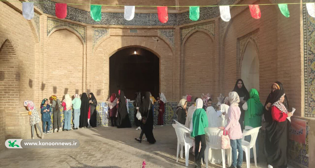 مشارکت مربیان کانون سمنان در جشن بزرگ روزهاولیها