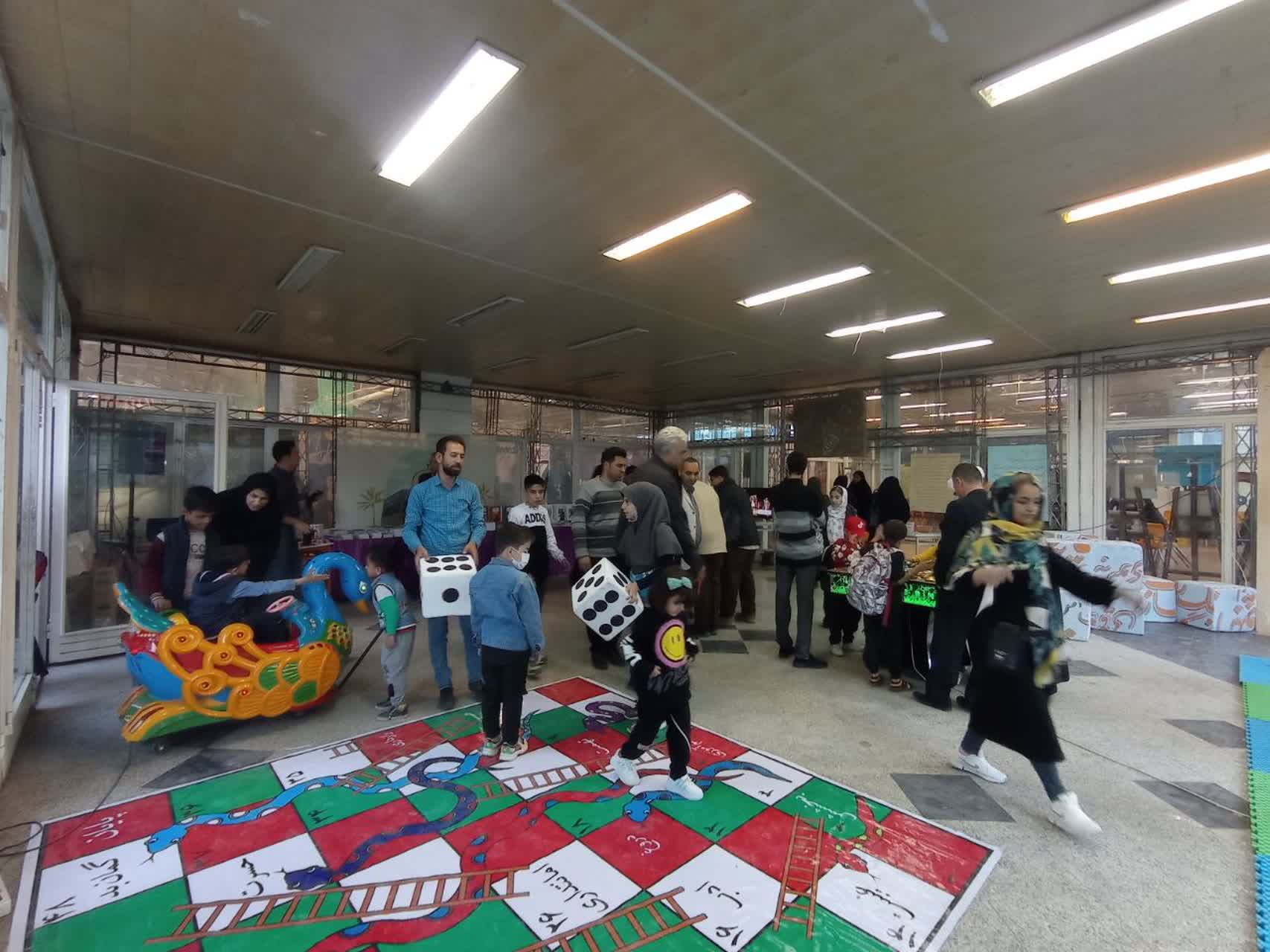 فعالیت غرفهی کانون در نمایشگاه قرآن و عترت کرمانشاه شروع شد