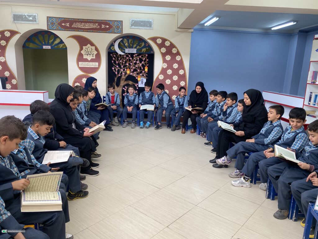 مراسم جمع خوانی قرآن کریم با حضور دانشآموزان