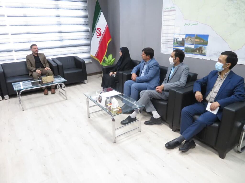 خ جنوبی-دیدار مدیرکل دیدار مدیر کل کانون خراسان جنوبی با مدیر کل نوسازی، توسعه و تجهیز مدارس
