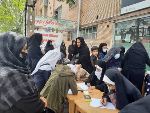 استقبال کودکان و نوجوانان از غرفه‌های کانون در راهپیمایی روز جهانی قدس در شهرهای استان آذربایجان شرقی - هادیشهر