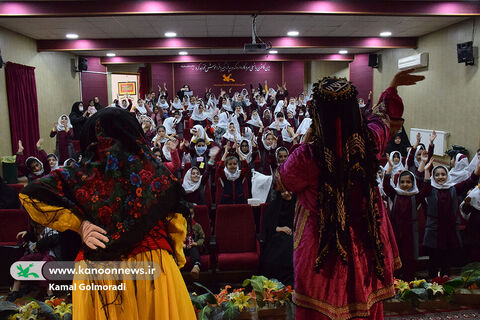 یک روز شاد برای دانش آموزان ابتدایی مدرس عصمت خرم آباد