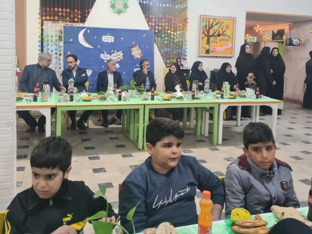 ضیافت "افطار بهشتیان" کوچک در کانون بهار