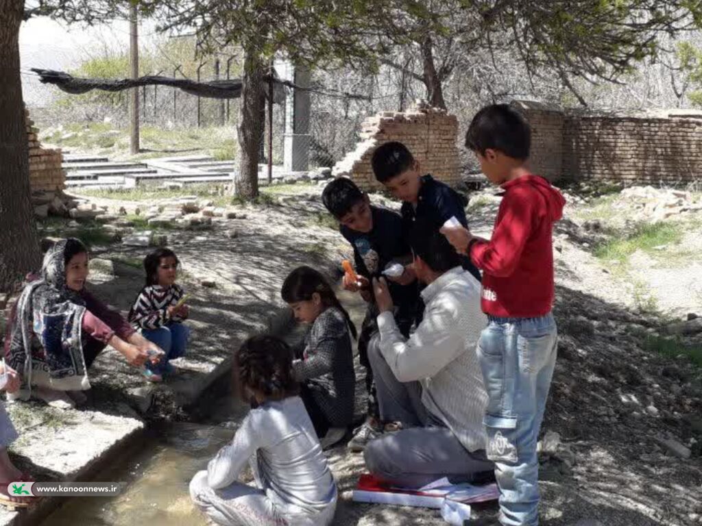 اجرای ویژه برنامه های فرهنگی هنری کتابخانه های سیار روستایی نهاوند و تویسرکان