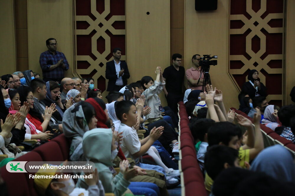 نوجوان ایرانی با فضانورد چینی گفتوگو کرد