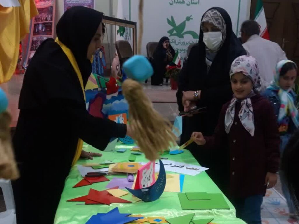 بازدید نماینده محترم ولی فقیه و امام جمعه همدان از ششمین نمایشگاه قرآن و عترت