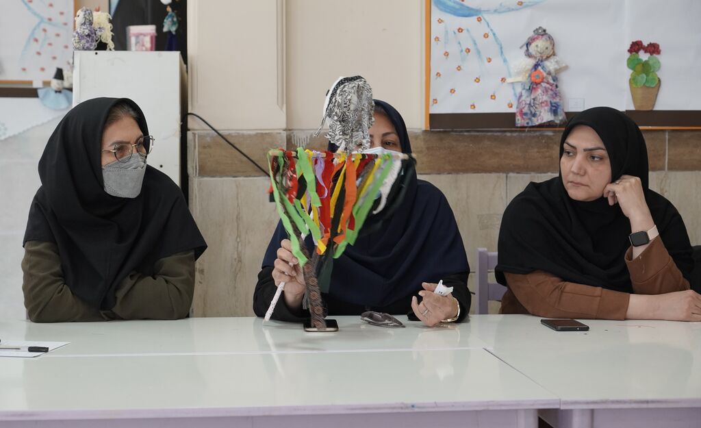 حضور معاونت پژوهش و مدیر مراکز رشد دانشگاه فردوسی مشهد در نمایشگاه «عاروس و آواها»