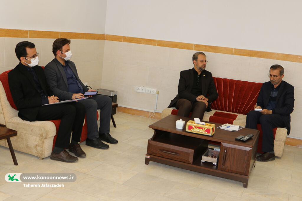 تأکید بر گسترش همکاری با کانون در زمینهی ارائه خدمات به مناطق محروم استان سمنان تأکید بر گسترش همکاری با کانون در زمینهی ارائه خدمات به مناطق محروم استان سمنان