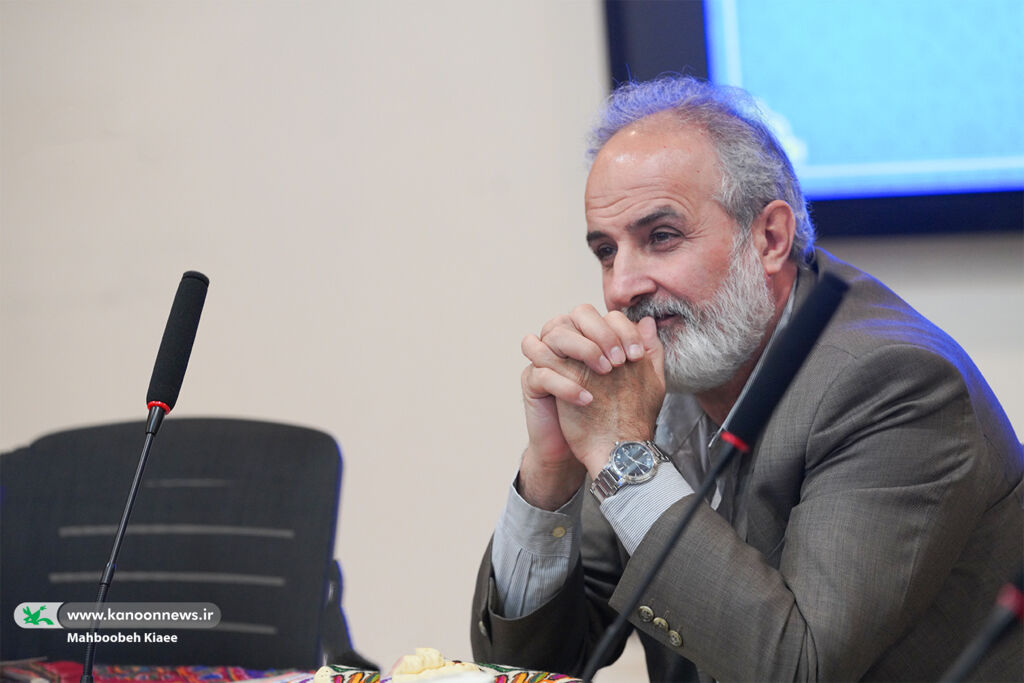 سرود یک هنر تاثیرگذار است