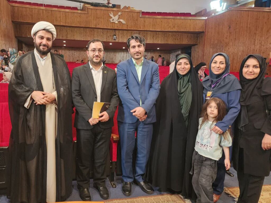 نمایش عروسکی دختر کوچولو و فیجیل در سینما کانون همدان اجرا می شود