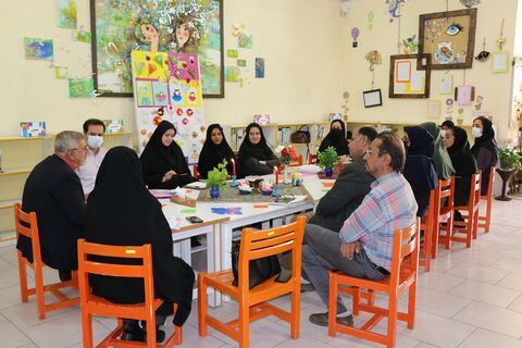 بازدید مدیر کل و کارشناسان کانون فارس از مراکز فرهنگی هنری شیراز